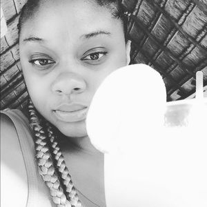 Meet your Posher, Kortni t